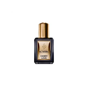 Een slanke, donker glazen parfumfles met gouden dop en etiket van maison el nabil voor candy love geur