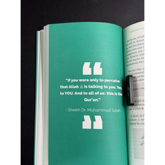 Teal boekpagina met witte quote van Sheikh Dr. in Destination Jannah door Mufti Menk