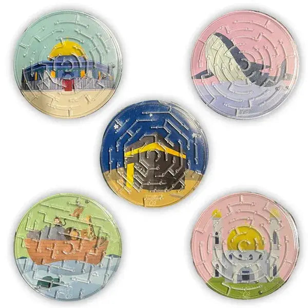 Set van vijf kleurrijke ronde doolhofspel tokens met islamitische illustraties zoals boog, walvis en moskee