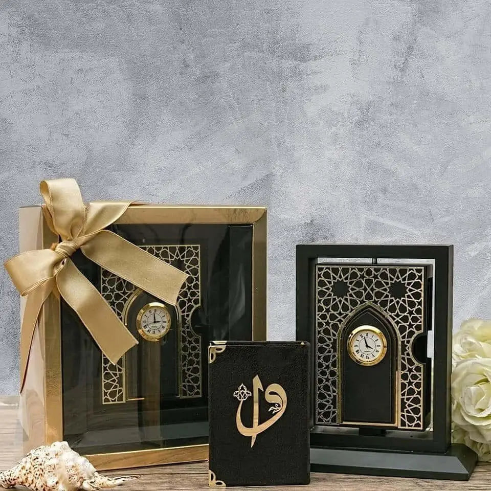 Draaiende Koranhouder met klokje (incl. Koran) - Islamboekhandel.nl