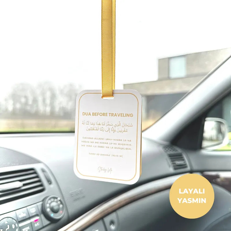 Car air freshener with gold ribbon from Dua Autogeurtjes - Sticky me