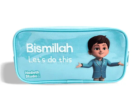 Lichtblauw rechthoekig etui met cartoon jongen in pak en tekst bismillah lets do this van hadieth studio