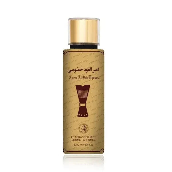 Gouden fles amber al oud khamsi lichaamsmist met elegante vormgeving en arabische tekst van al fakhr ameer oud khususi 250 ml