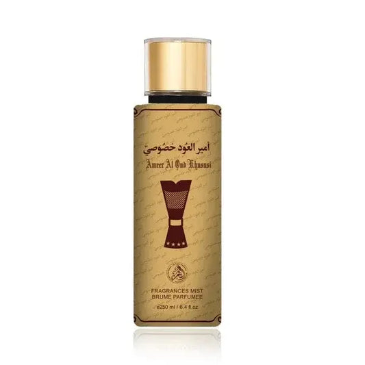 Gouden fles amber al oud khamsi lichaamsmist met elegante vormgeving en arabische tekst van al fakhr ameer oud khususi 250 ml