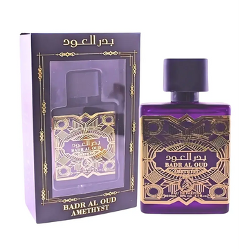 Paarse glazen parfumfles al fakhr badr al oud amethyst met goudfolie geometrisch ontwerp en zwarte dop