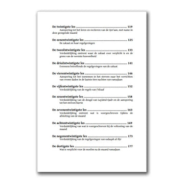 Witte pagina met zwarte nederlandse tekst met hoofdstuktitels en paginanummers uit een religieus boek ramadanlessen