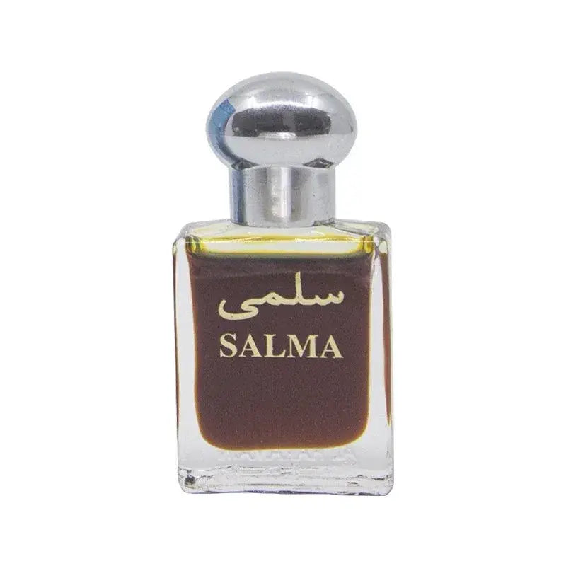 Een sleek transparante glazen fles met een zilveren dop en gouden letters met salma in arabisch en engels van al haramain parfumolie salma