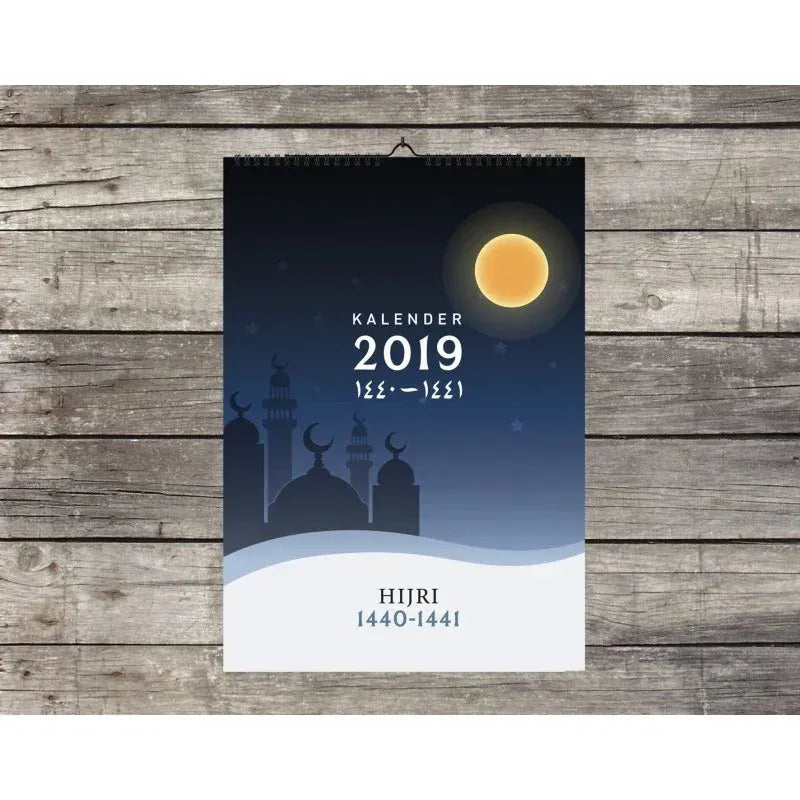 Hijri kalender 2019 met donkerblauwe kaft, moske-silhouetten en gele maan