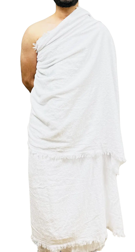 Wit, 100% katoenen ihram in xl maat met franjes over schouder en torso gedrapeerd