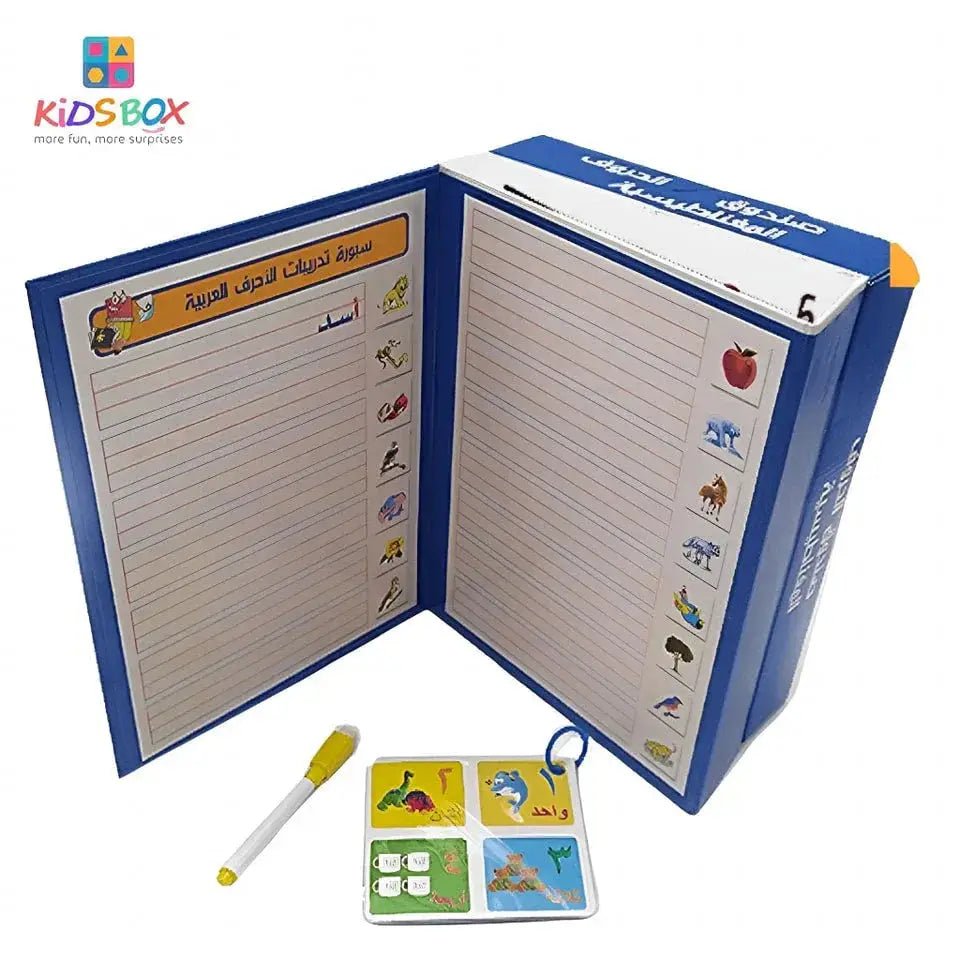 Blauw interactief magnetisch letter- en cijferboek met gelinieerde pagina’s, kleurrijke dierenillustraties, gele stift en flashcards