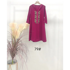 Magenta geborduurde tuniekjurk Jellaba Yara met capuchon en driekwartmouwen