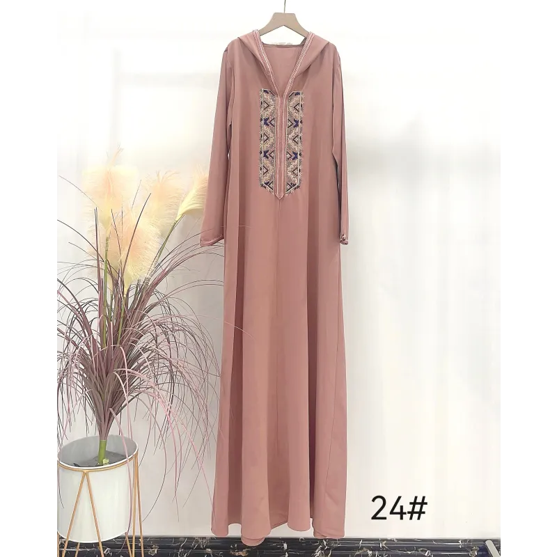 Dusty rose Jellaba Yara abaya met geborduurde details en capuchon