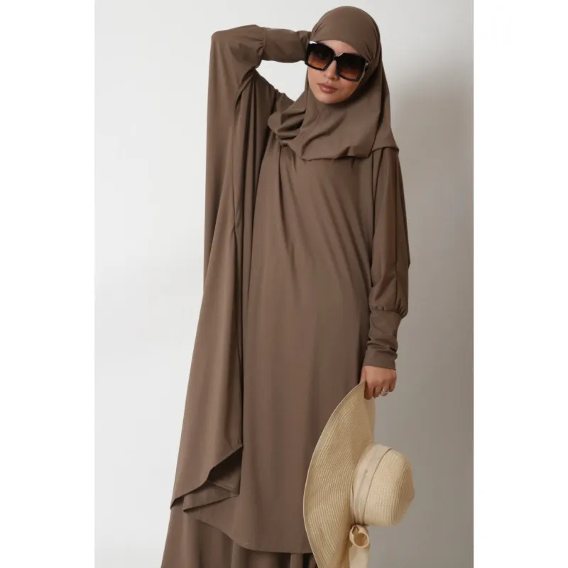 Bruine jilbab burkini met hijab en zonnebril