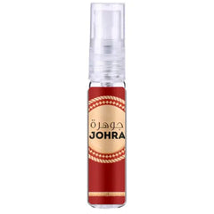 Een slanke rode en gouden johra sprayfles van 100 ml met een doorzichtige dop en een sierlijk rond etiket