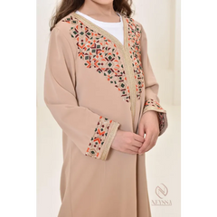 Beige geborduurde abaya Kaftan Aliyah (Binti) met geometrische patronen en kant
