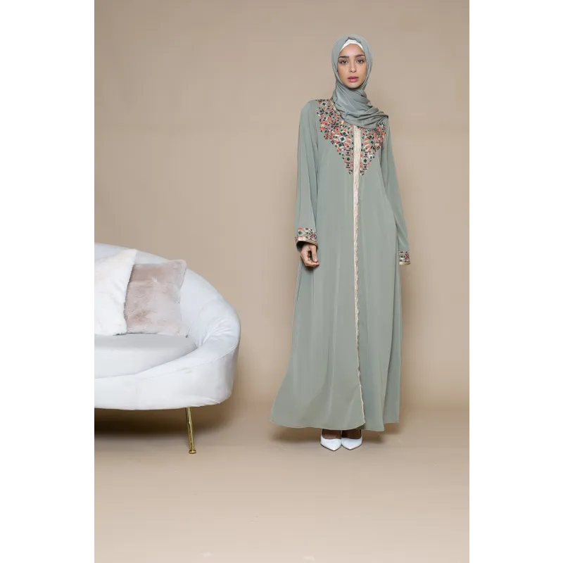Sagegroene abaya met borduurwerk en bijpassende hijab Kaftan Aliyah Ummi