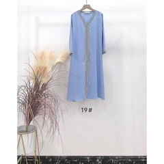 Mooi luxe kaftan Faouzia Binti lichtblauw met zilveren details