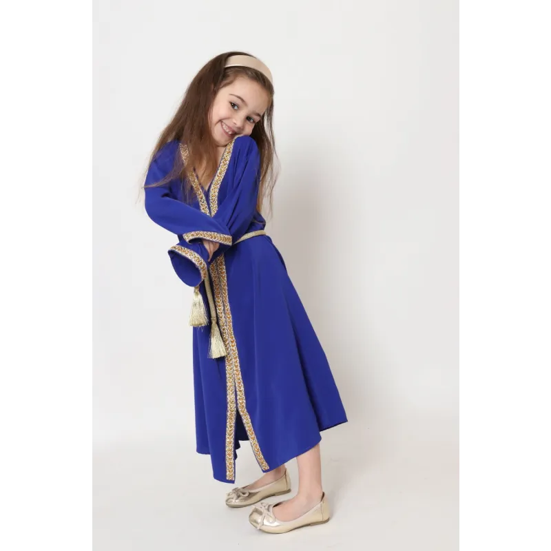 Mooi luxe kaftan Faouzia Binti in koningsblauw met gouden borduurwerk en bijpassende riem