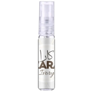 Clear glazen sprayfles met doorzichtige dop en wit etiket met lisara ivory tekst in bruine en zwarte letters voor kara white product