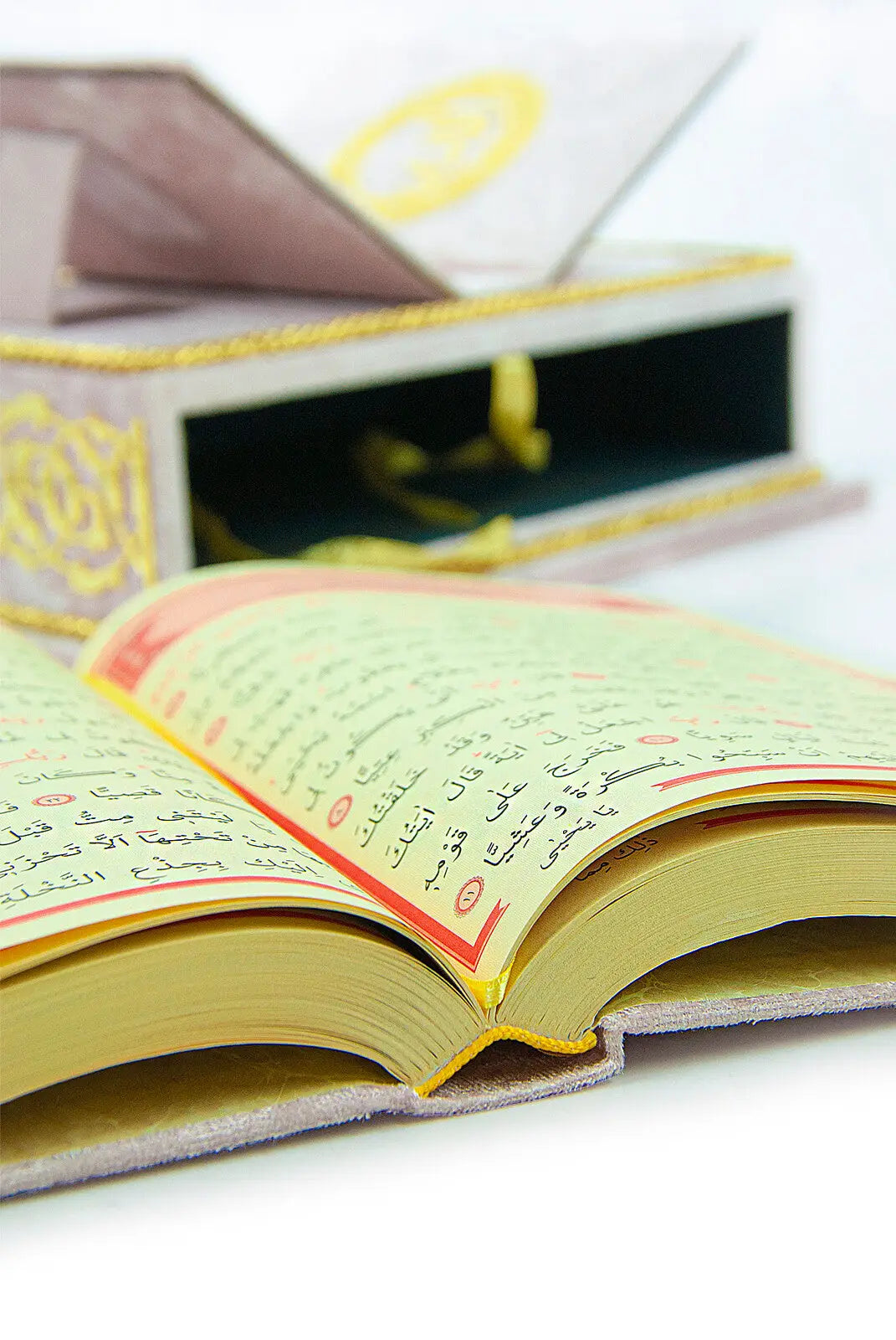 Koranbox met Luxe Fluweel Beklede Koran -Roze - Islamboekhandel.nl