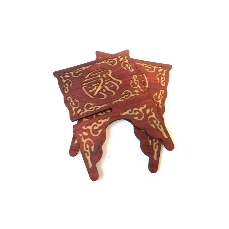 Koranhouder hout van redwood met gouden bladpatronen en traditioneel chinees ontwerp incense burner