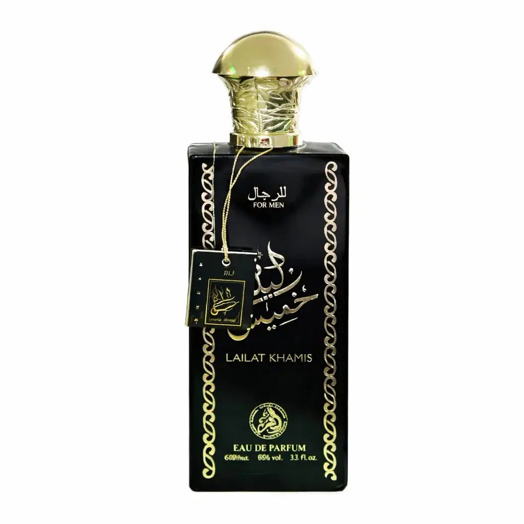 Zwarte rechthoekige fles lailat khamis eau de parfum voor mannen met gouden arabische tekst en glanzende afwerking