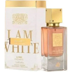 Een rechthoekig glazen parfumflesje lattafa parfum ana abiyedh poudrée met gouden dop en perzikkleurige vloeistof