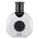 Witte glazen parfumfles met zwarte dop en arabische kalligrafie design van lattafa asraar parfum