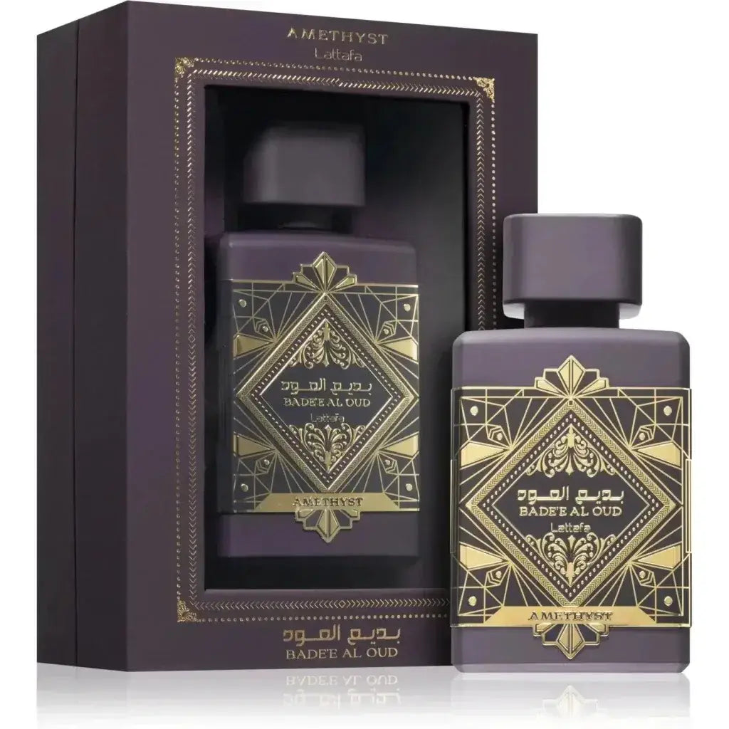 Dieppaars rechthoekig parfumflesje met gouden geometrische en bloemmotieven amethyst van lattafa