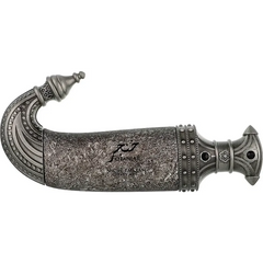Ornate zilveren Lattafa Pride Khanjar met sierlijke snijkant en traditionele charme