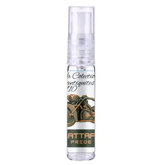 Heldere parfum spray fles met Lattafa Pride La Collection D’antiquites 1910 Bike