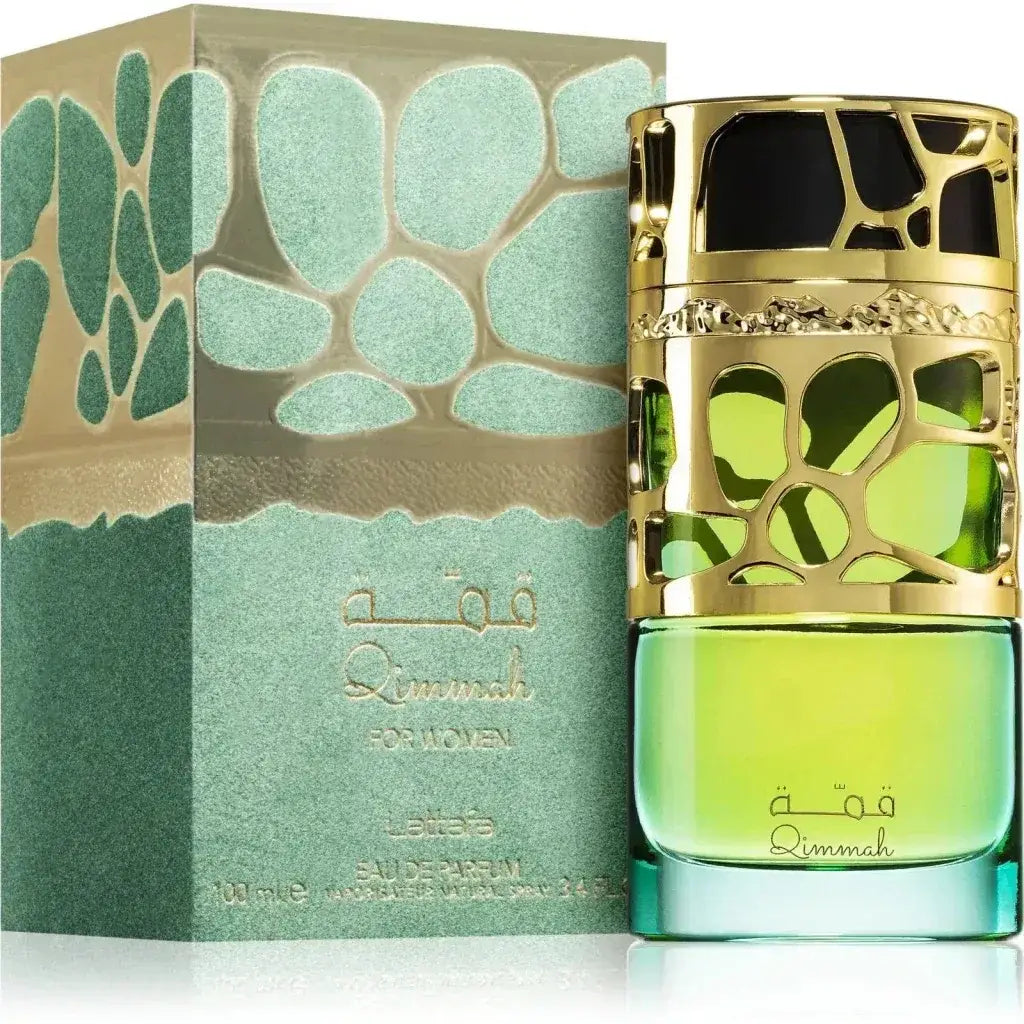 Lattafa qimmah women parfumflesje goudkleurig met groene vloeistof en geometrisch patroon op de dop