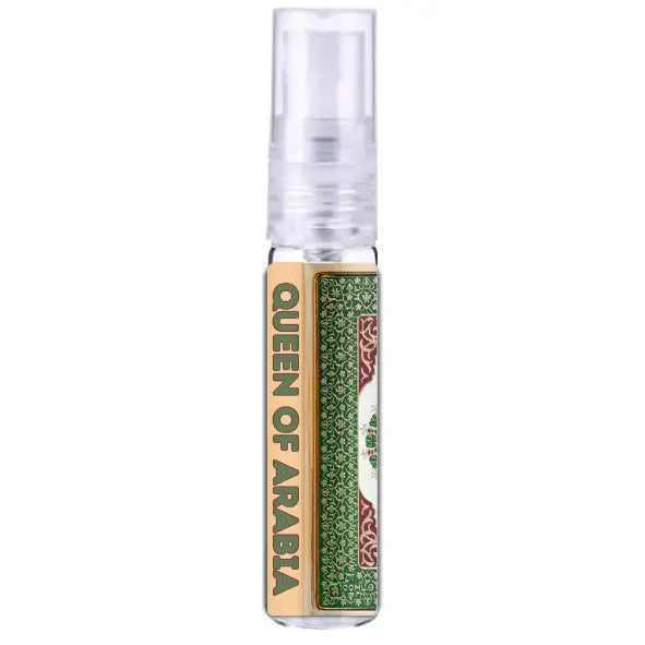 Lattafa queen of Arabia mini parfum sprayflesje met glas en groen goud etiket met sierlijke patronen