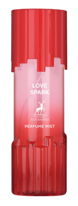 Rood geribd plastic parfum body mist met een roze verlooplabel love spark en een hertenlogo