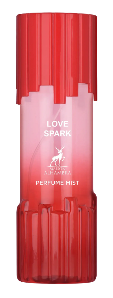 Rode cilindervormige parfummistfles met een roze verloopetiket met de naam love spark en een hertenlogo