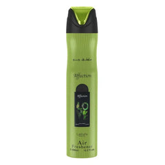 Limegroene aerosol luchtverfrisser met zwarte en metallic accenten labeled affection door lattafa voor verfrissing