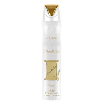 Witte aerosol luchverfrisser met gouden accenten en decoratie labeled peace & love door lataifa