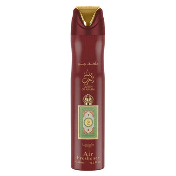 Maroon aerosolaire luchtverfrisser met gouden accenten en groen-gouden label queen of arabia van lattafa