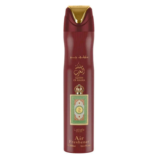 Maroon aerosolaire luchtverfrisser met gouden accenten en groen-gouden label queen of arabia van lattafa