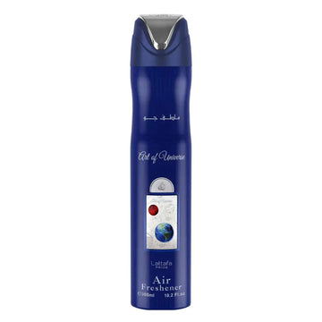 Deep blue cylindrical luchtverfrisser met zilveren dop en art of universe label van lattafa pride