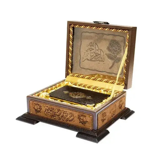Zwarte leren Luxe Arabische Koran met gouden Arabische kalligrafie en rozenmotieven in een houten sierbox