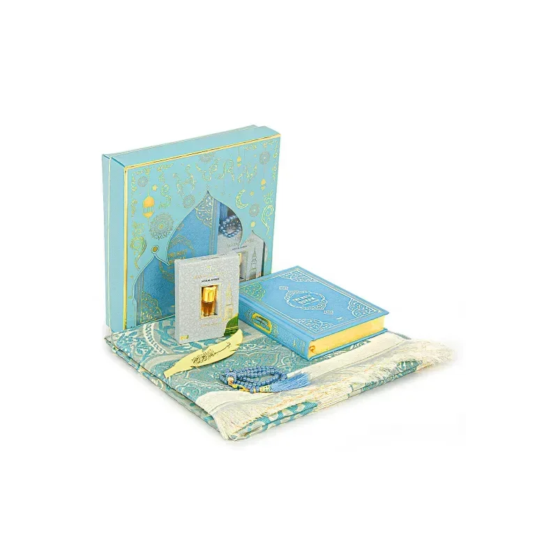 Luxe blauwe cadeauset met een engels/arabische koran en parfum - Islamboekhandel.nl