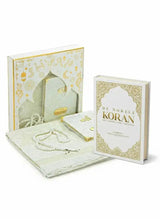Witte en gouden luxe koran met geprofileerde arabische kalligrafie op cover in cadeauset met gebedskleed en tasbih