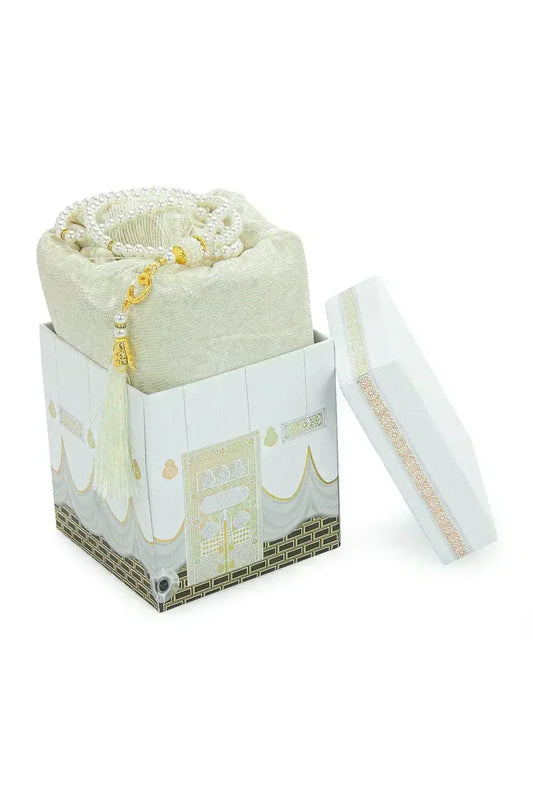 Luxe kaaba cadeauset met wit geborduurd gebedskleed en parelbespeld tasbih in sierlijke doos