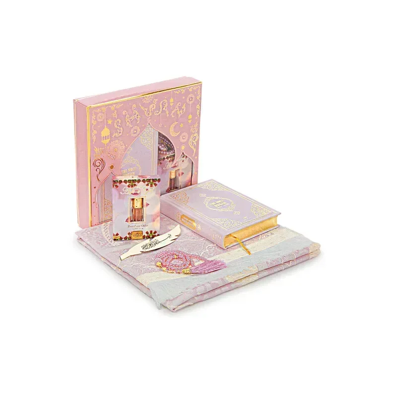 Luxe roze cadeauset met een engels/arabische koran en parfum - Islamboekhandel.nl