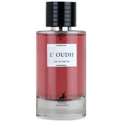 Roze geurflacon van Maison Alhambra L’Oudh met zwarte dop