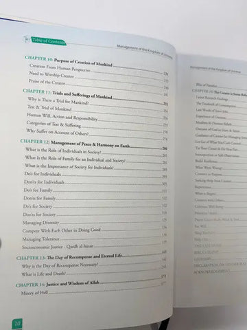 Open boek met inhoudsopgave in zwart op wit pagina’s van management of the kingdom of universe quranic perspective