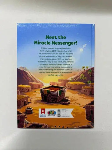 Achterzijde van het kinderboek miracles of Muhammad (SAW) met levendige illustratie van een stenen kist in oude woestijn