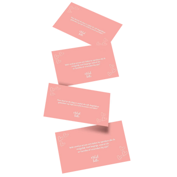 Roze rechthoekige kaarten met witte hartillustraties en minimalistische tekst voor nikah talks product