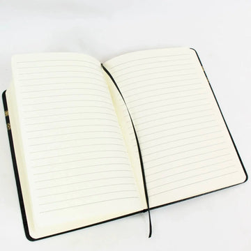 Notitieboek A5 – zwart met goudfolie Kaaba design - Islamboekhandel.nl